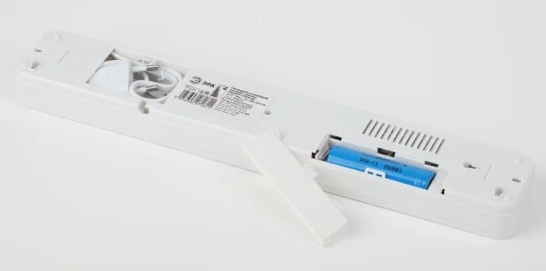 Светильник аварийного освещения светодиодный DBA-106-0-20 постоянный 60LED 6ч IP20 | Б0044399 | ЭРА